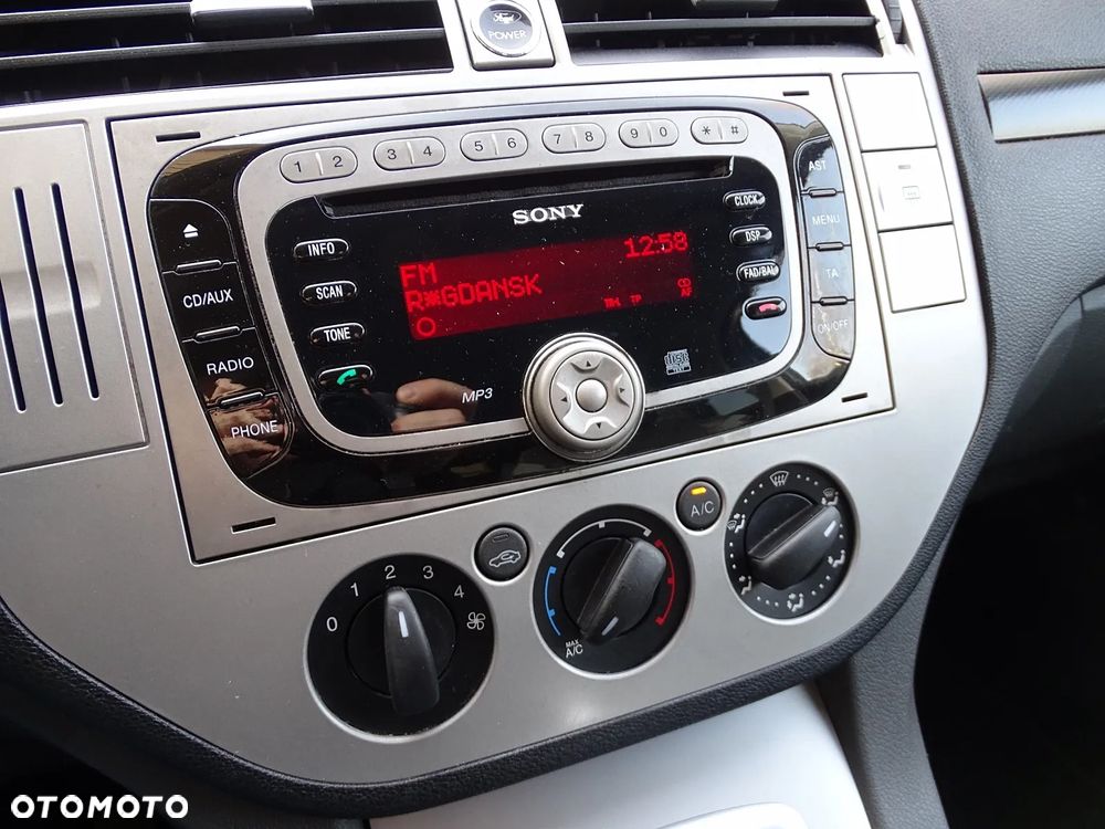 Ford Kuga 2.0 TDCi 2x4 Champions Edition - 29