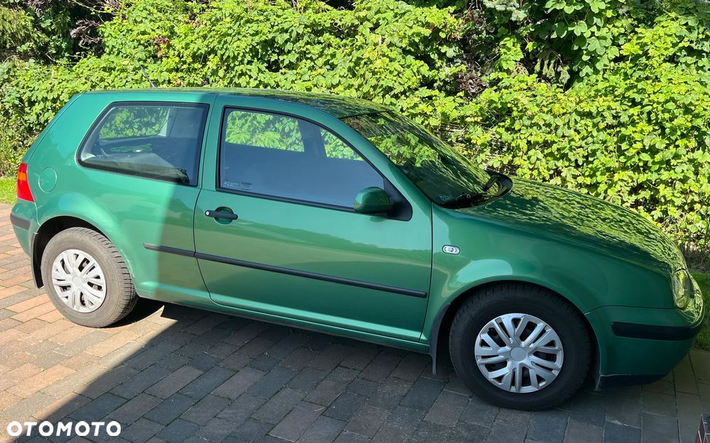 Volkswagen Golf IV 1.6 Basis - 1