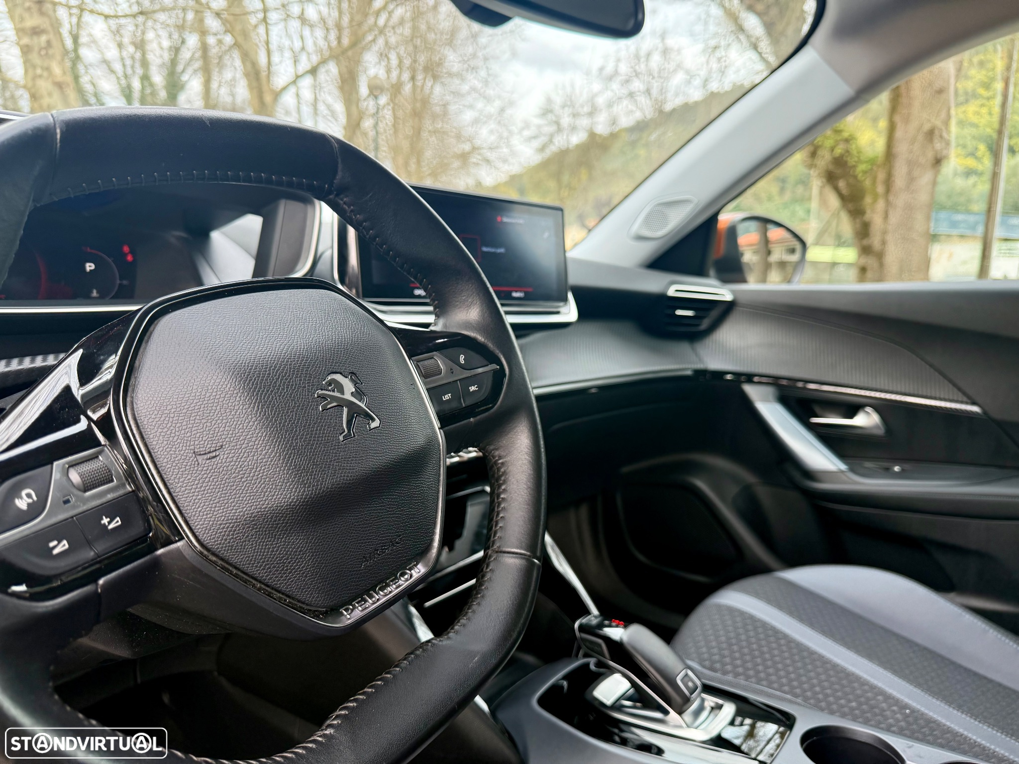 Peugeot 2008 1.5 BlueHDi Allure EAT6 - 11