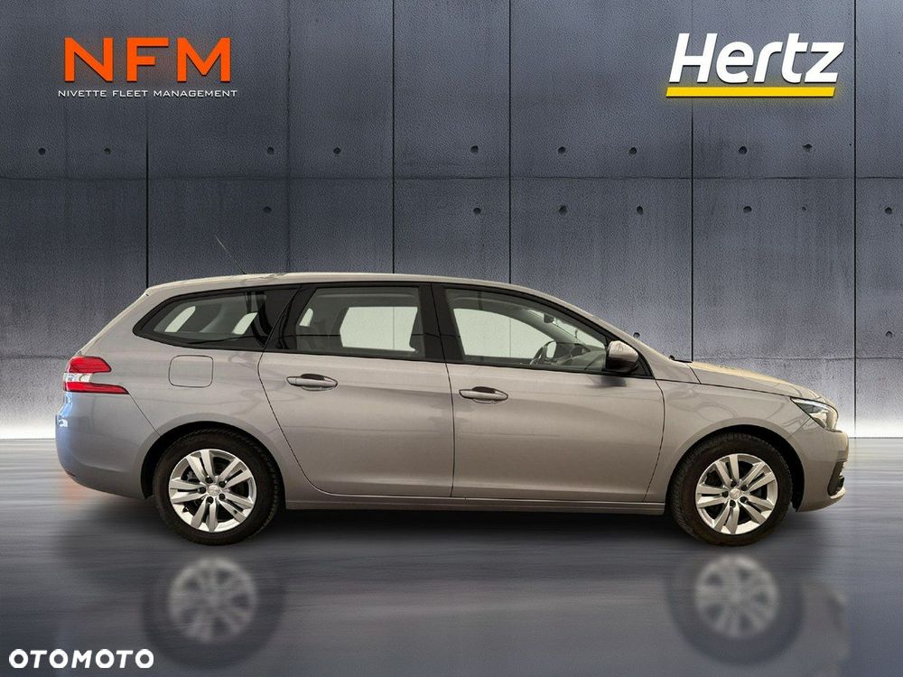 Peugeot 308 - 8