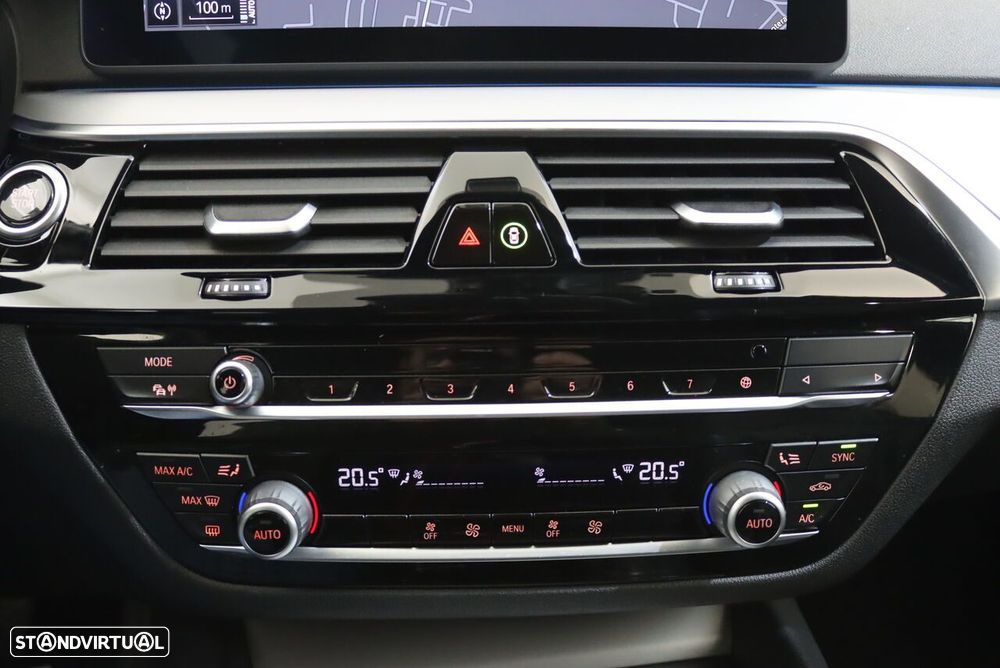 BMW 530 e Line Luxury - 36