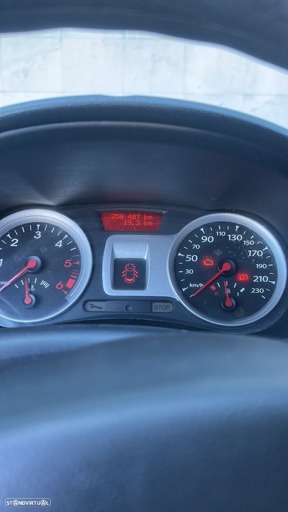 Renault Clio 1.5 dCi Dynamique S - 10