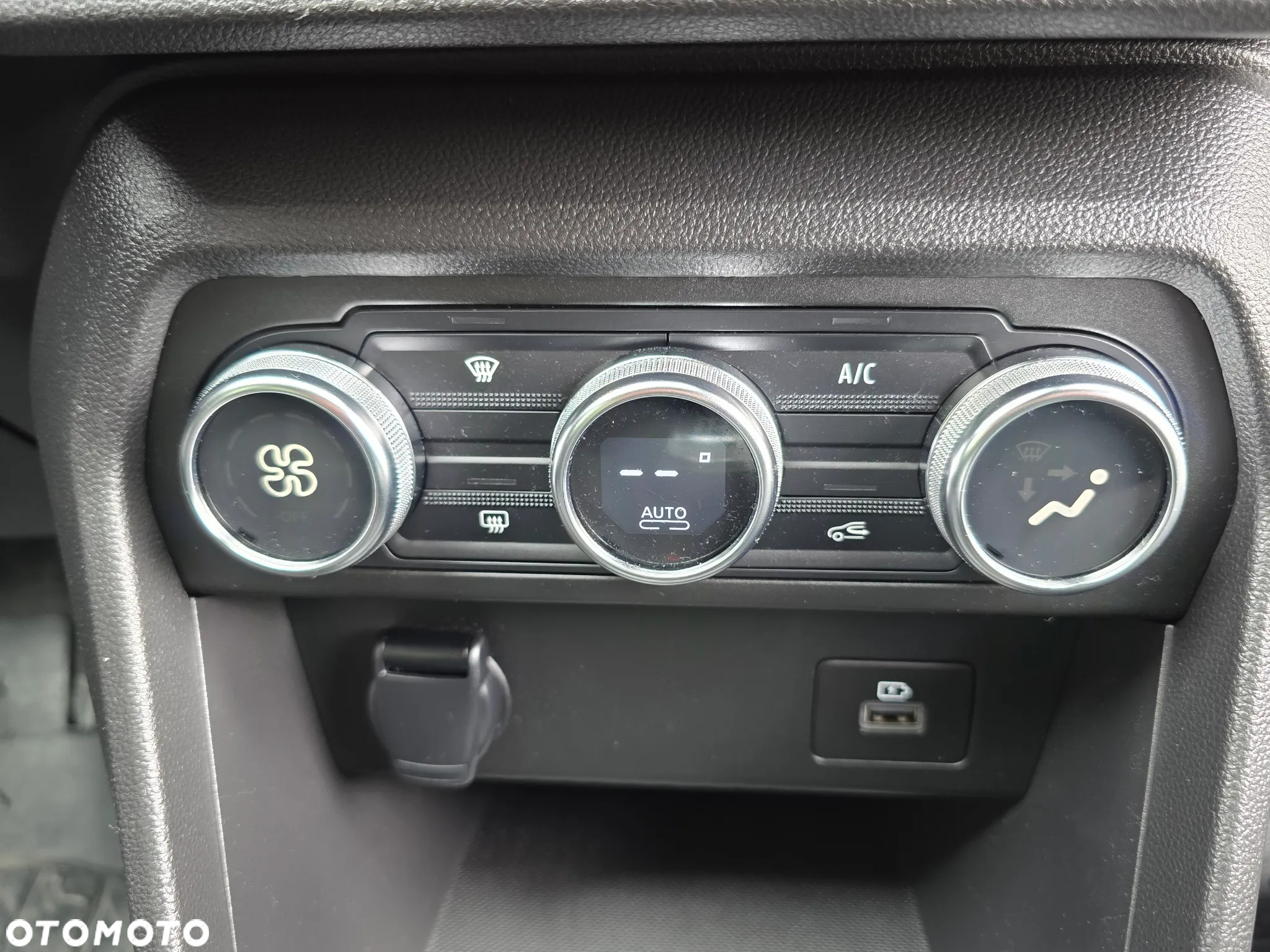 Dacia Logan MCV 1.0 TCe Stepway S&S - 2
