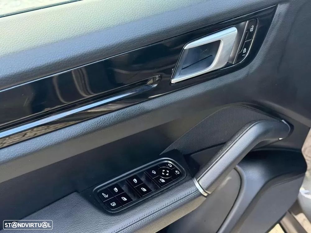 Porsche Cayenne Coupé E-Hybrid - 17