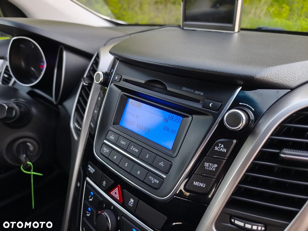 Hyundai i30 blue 1.4 Passion - 26