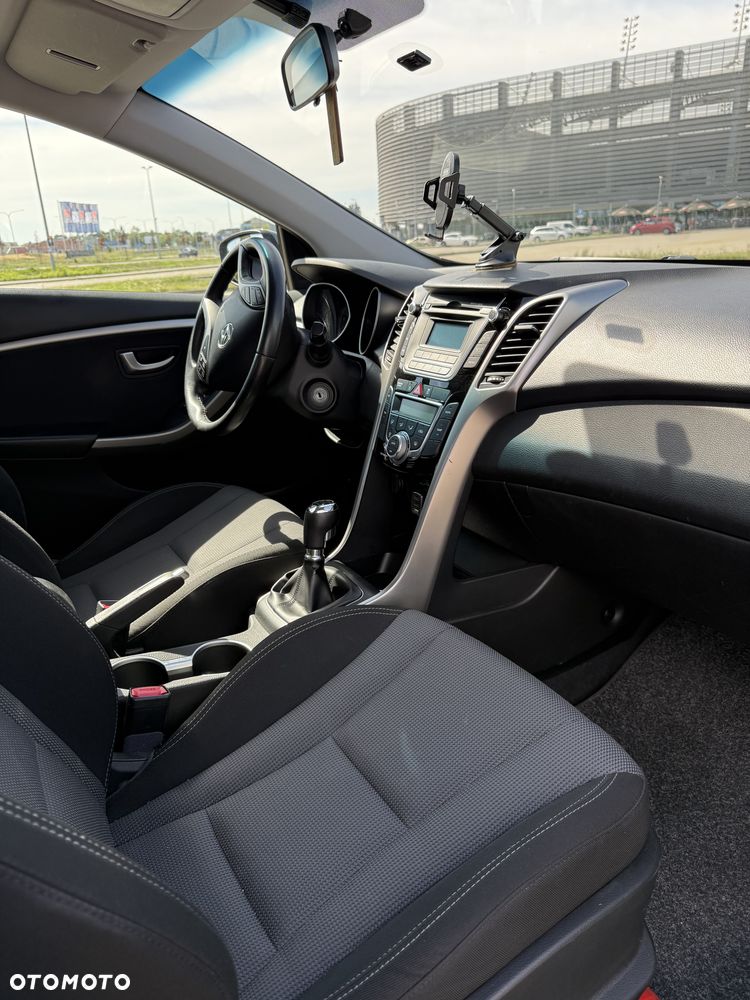 Hyundai i30 blue 1.6 CRDi Classic - 24