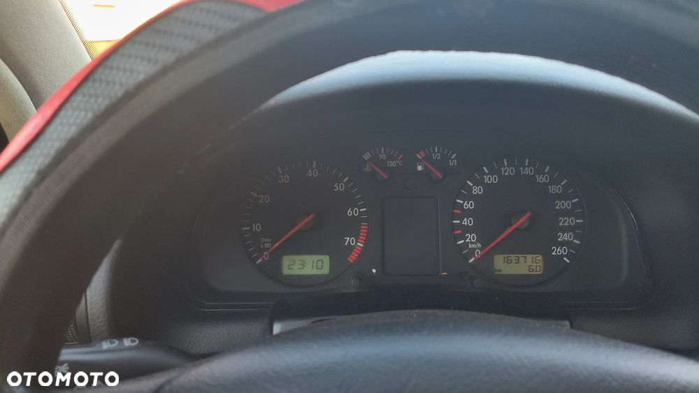 Volkswagen Passat - 5