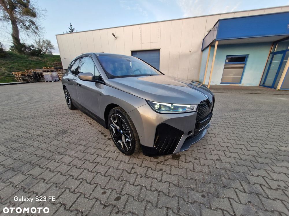 BMW iX xDrive40 - 3