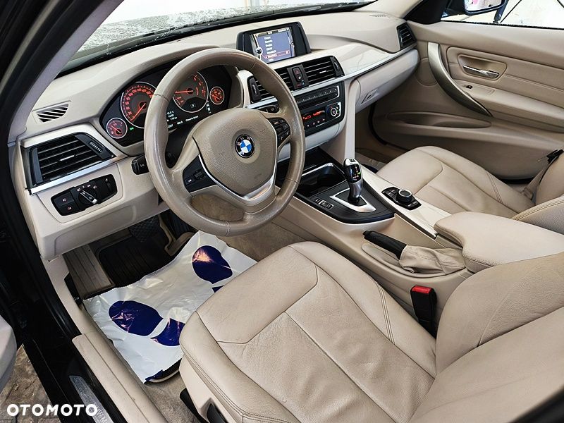 BMW Seria 3 320i Modern Line - 22