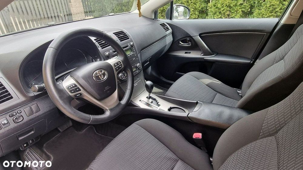 Toyota Avensis - 10