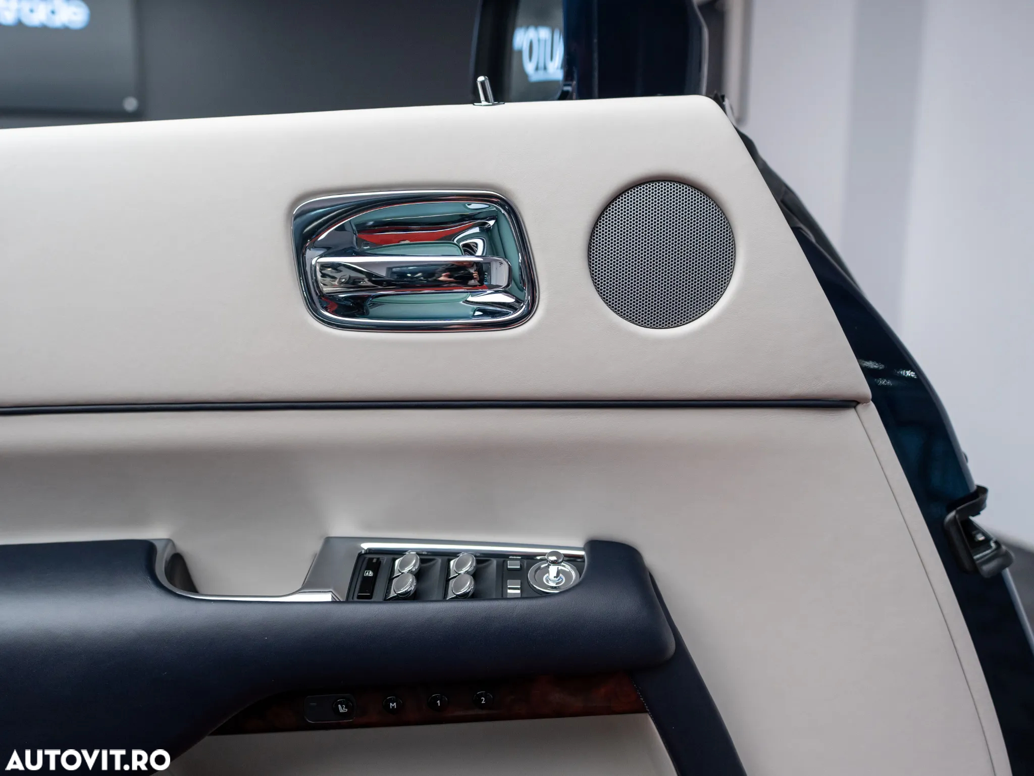 Rolls-Royce Dawn Standard - 18