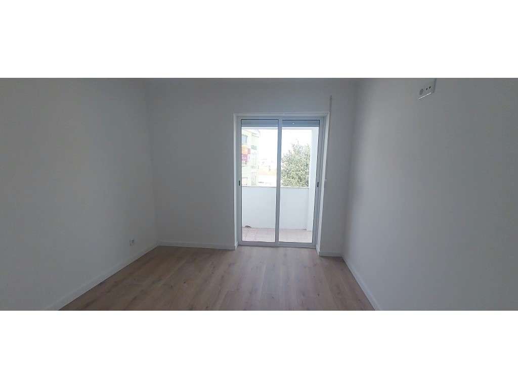T2 Totalmente Remodelado na Venteira - Amadora - Grande imagem: 5/9
