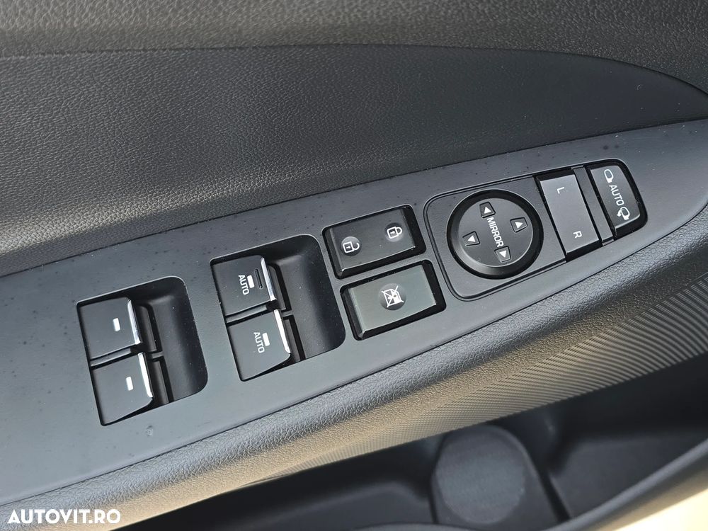 Hyundai Tucson blue 1.6 CRDi 2WD DCT Premium - 13