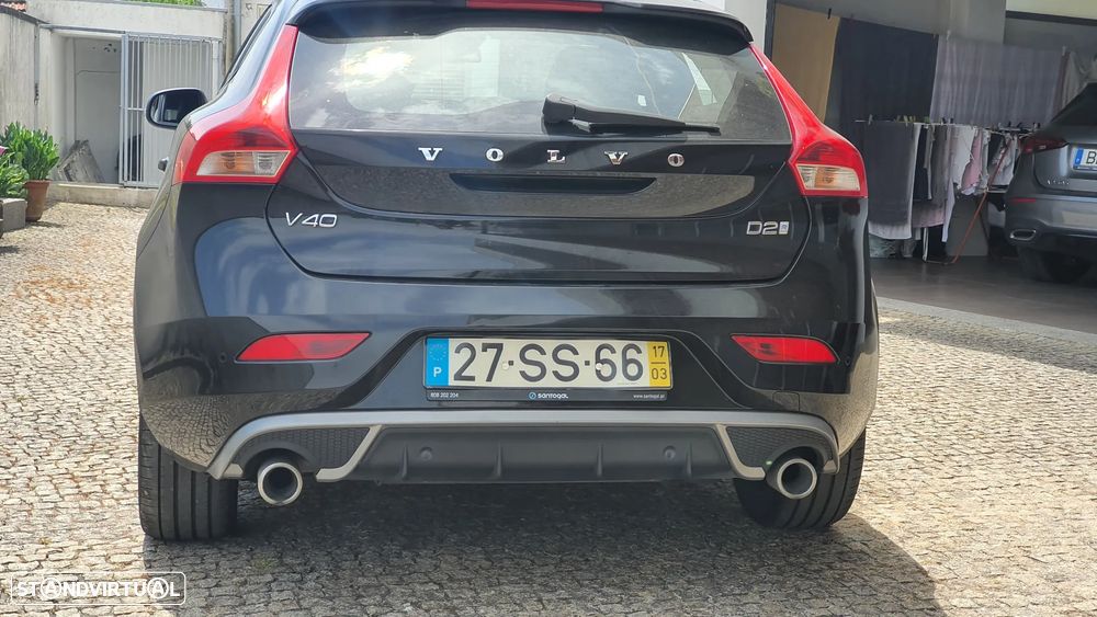 Volvo V40 2.0 D2 R-Design - 3