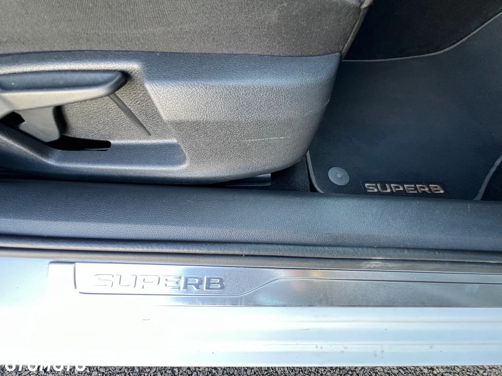 Skoda Superb 1.5 TSI Ambition DSG - 19