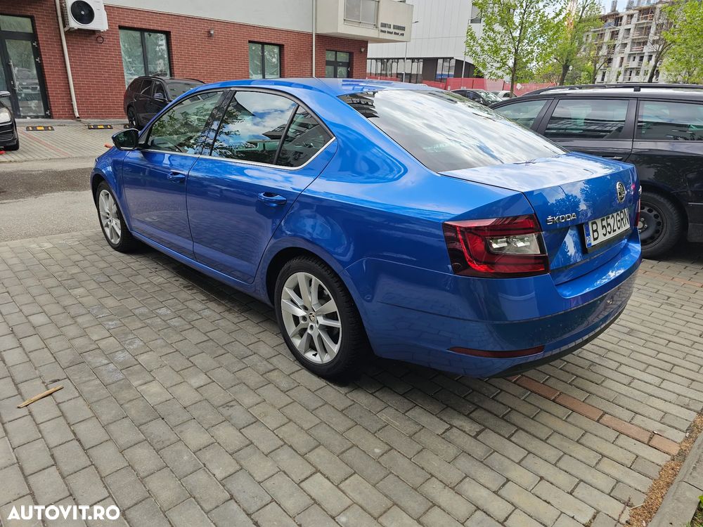 Skoda Octavia 2.0 TDI DSG Style - 4