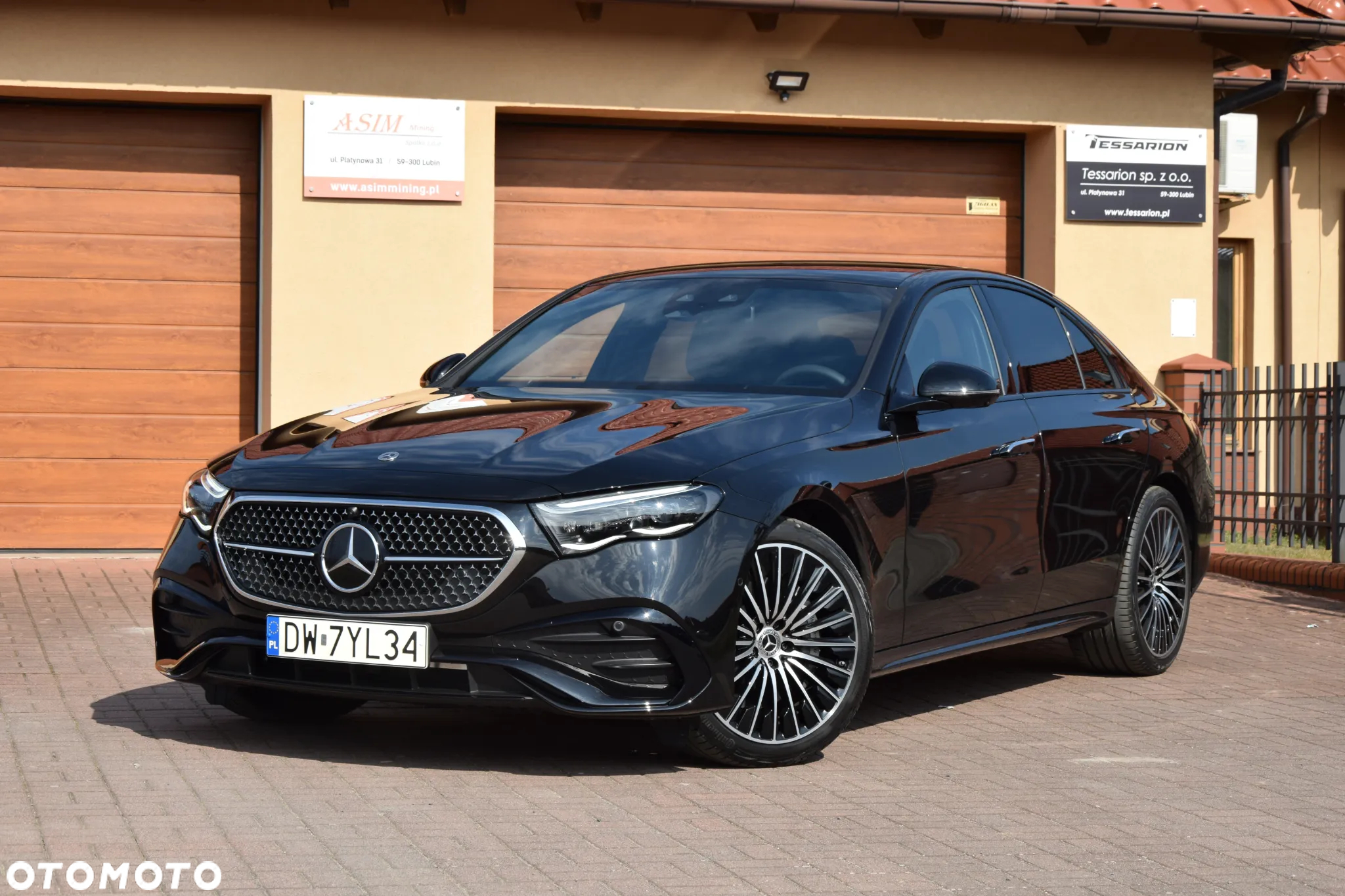 Mercedes-Benz Klasa E 220 d 4-Matic AMG/Avantgarde - 4