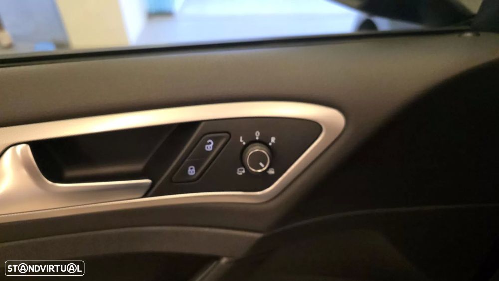 VW Golf 1.6 TDi Confortline - 35