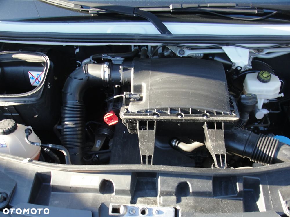 Mercedes-Benz Sprinter - 13