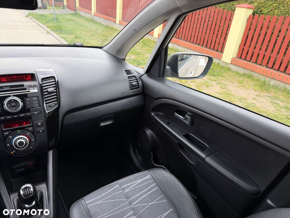 Kia Venga 1.6 CVVT Titanium Collection - 25