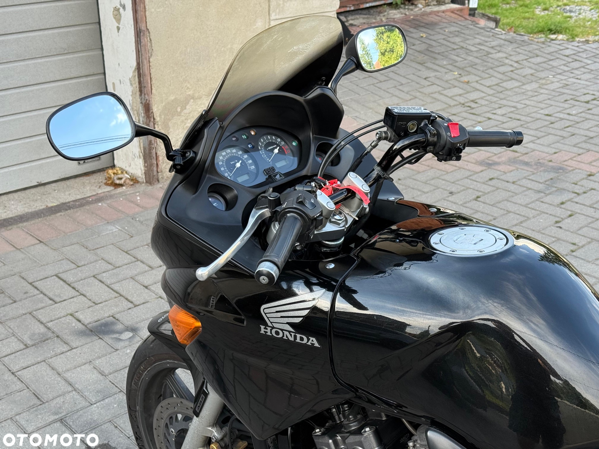 Honda CBF - 10