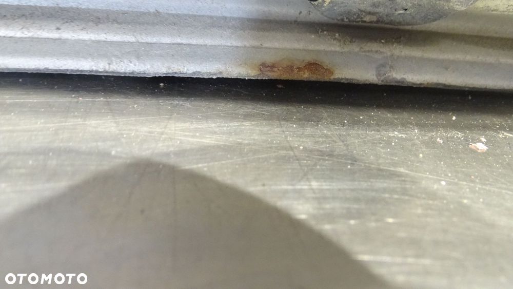 DRZWI PRAWY PRZÓD SKODA FABIA II 1.2 KOL: 9202 - 25