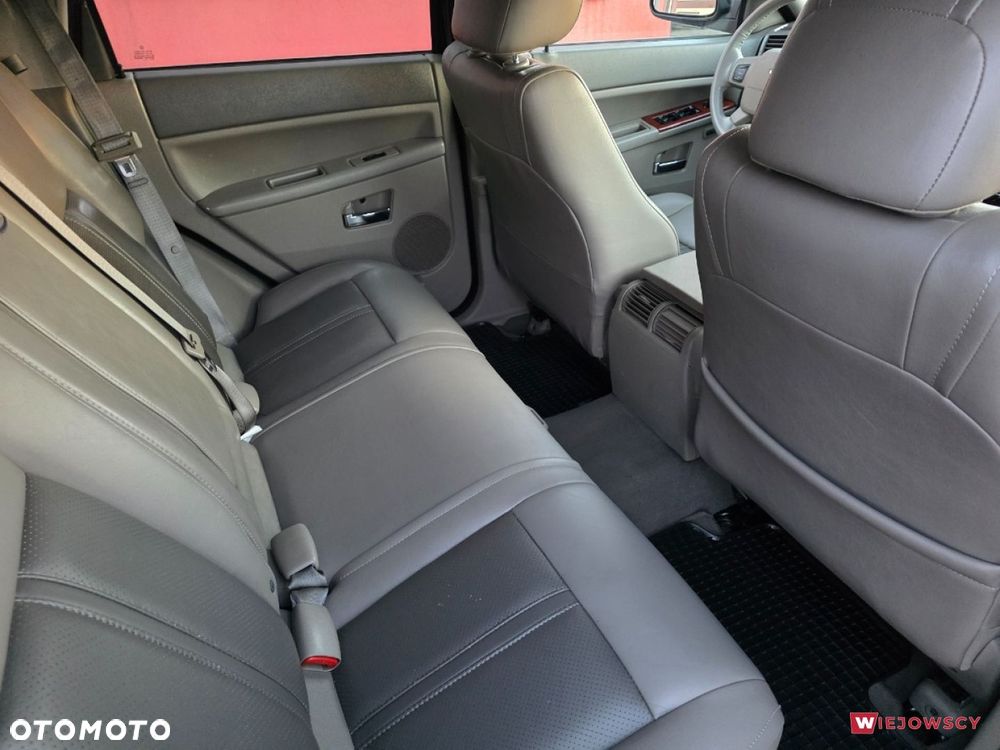 Jeep Grand Cherokee - 18
