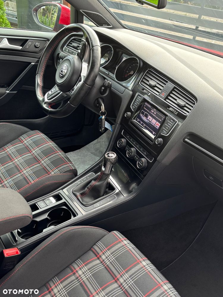 Volkswagen Golf VII 2.0 TSI BMT GTI - 25