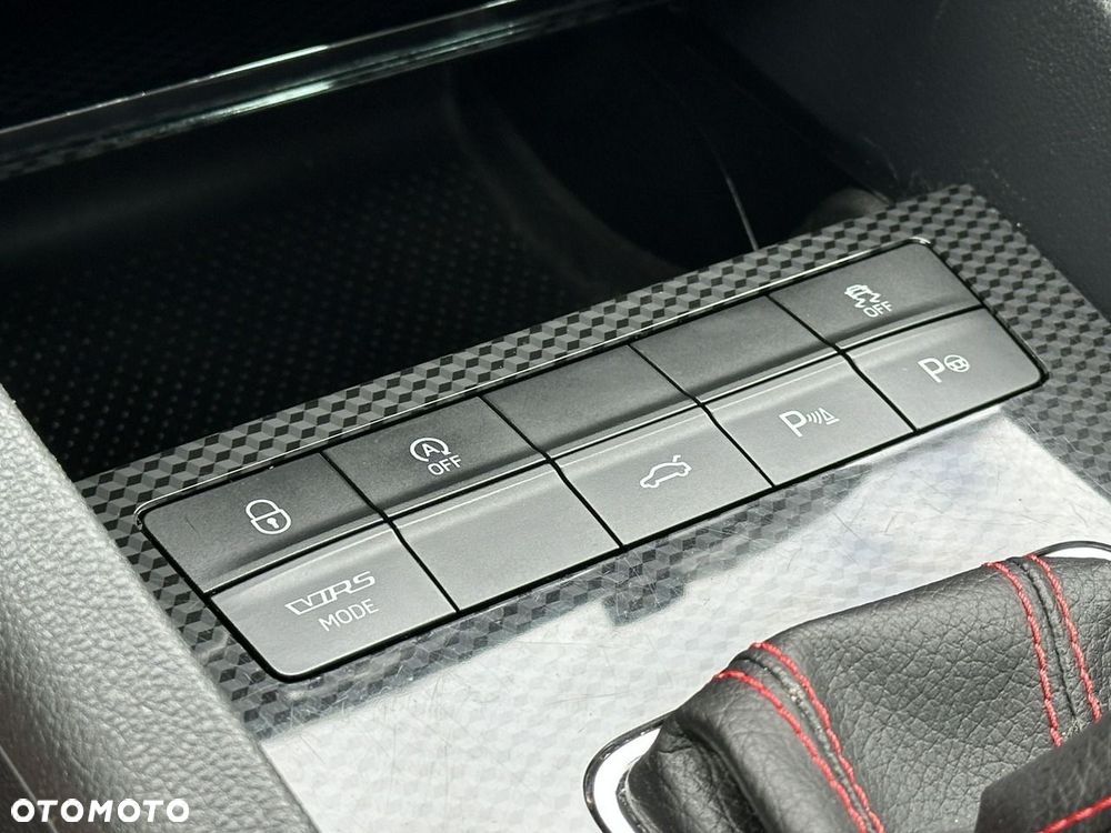 Skoda Octavia 2.0 TDI RS Challenge DSG - 25