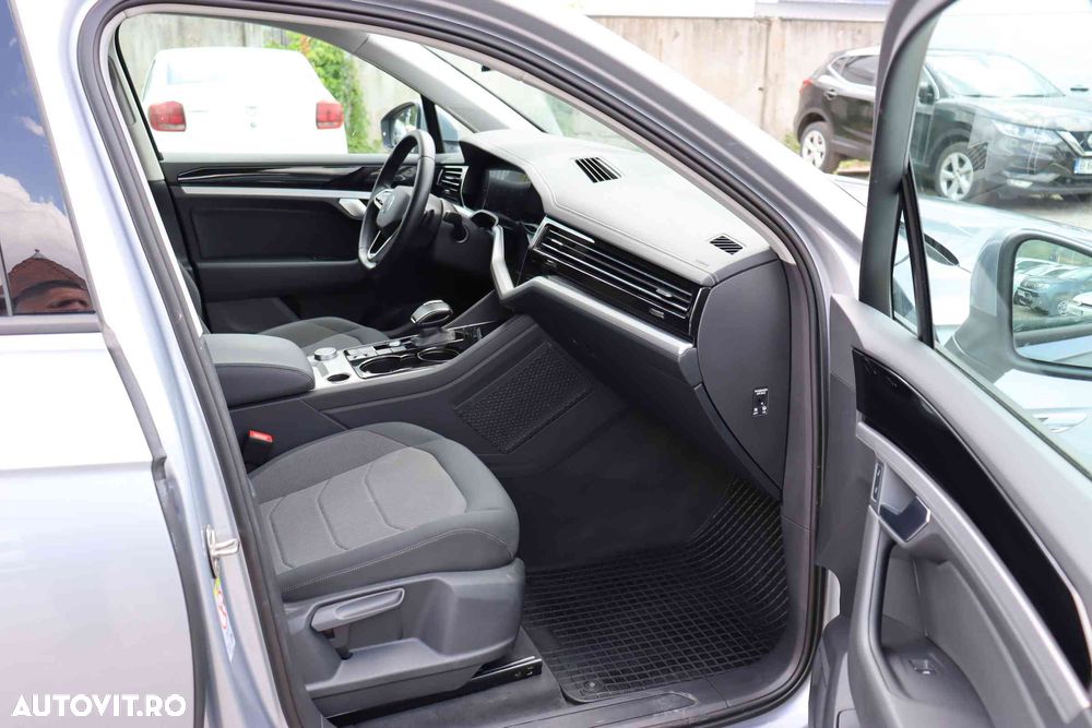 Volkswagen Touareg - 9
