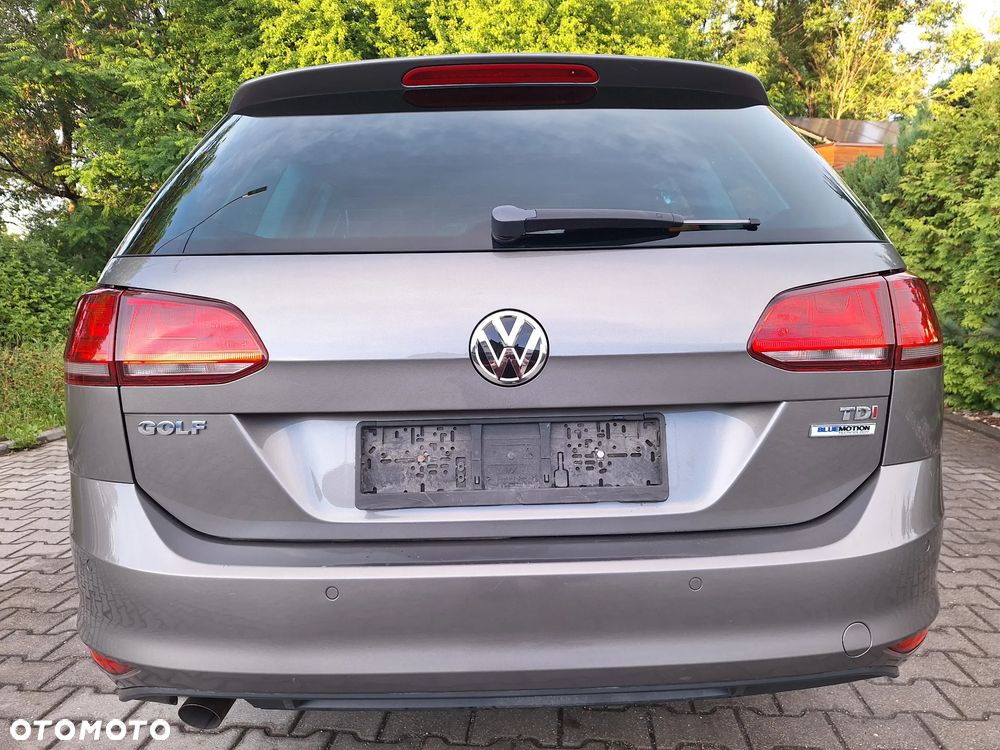 Volkswagen Golf - 6