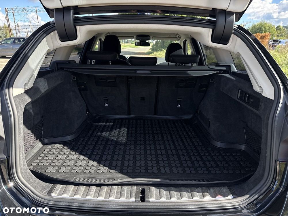 BMW Seria 3 320d xDrive MHEV Advantage - 33