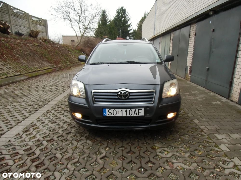 Toyota Avensis 2.2 D-CAT Executive - 1