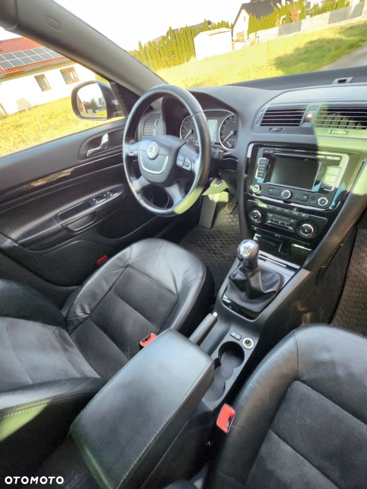 Skoda Octavia Combi 2.0 TDI Laurin & Klement - 29