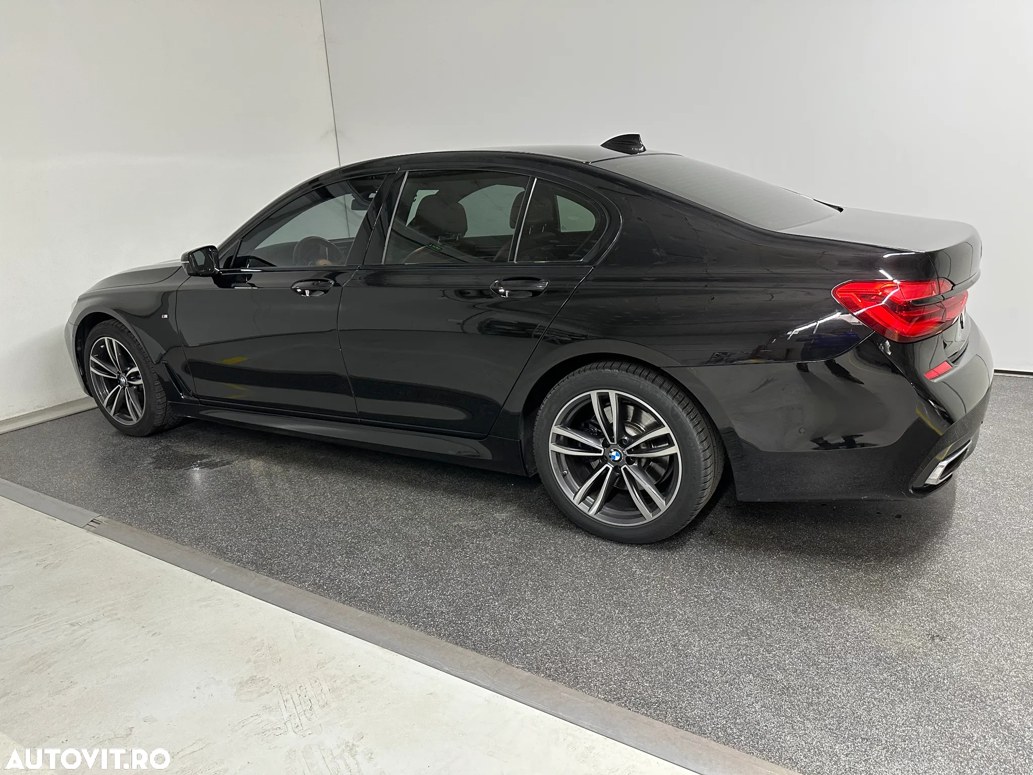 BMW Seria 7 730d xDrive - 5