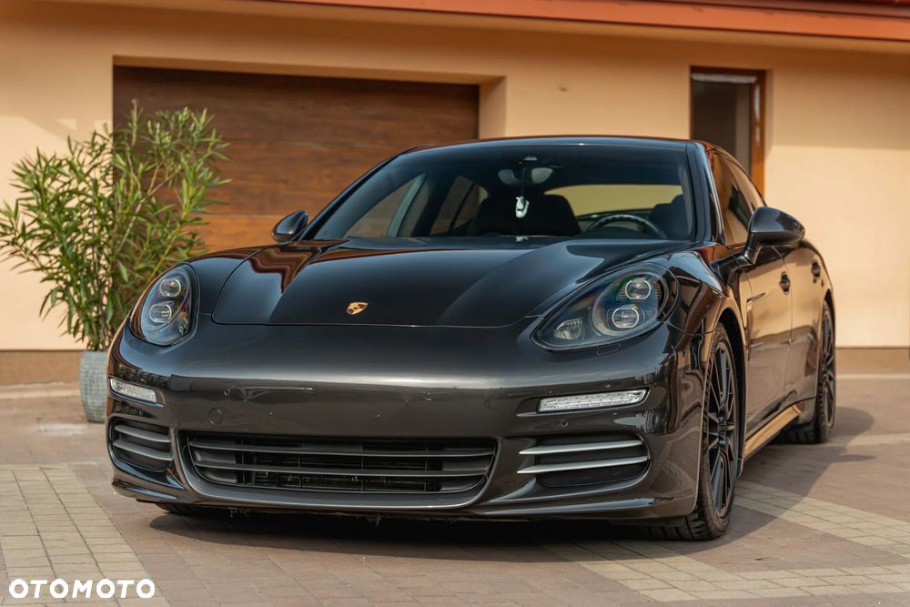 Porsche Panamera 4 Edition - 4