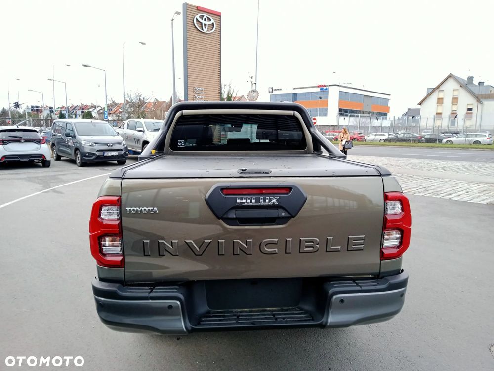 Toyota Hilux 2.8 D-4D Double Cab Invincible 4x4 - 4