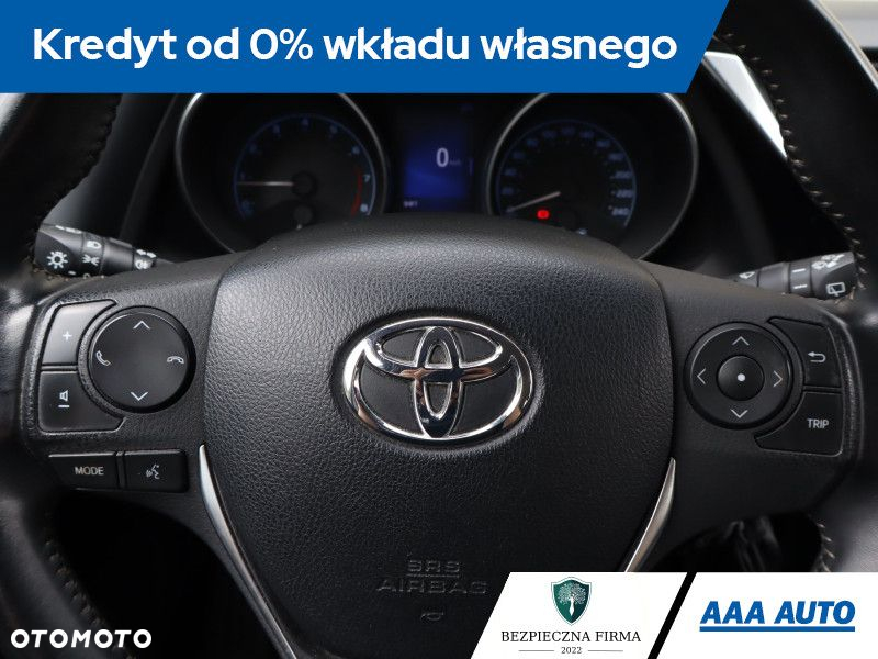 Toyota Auris - 13