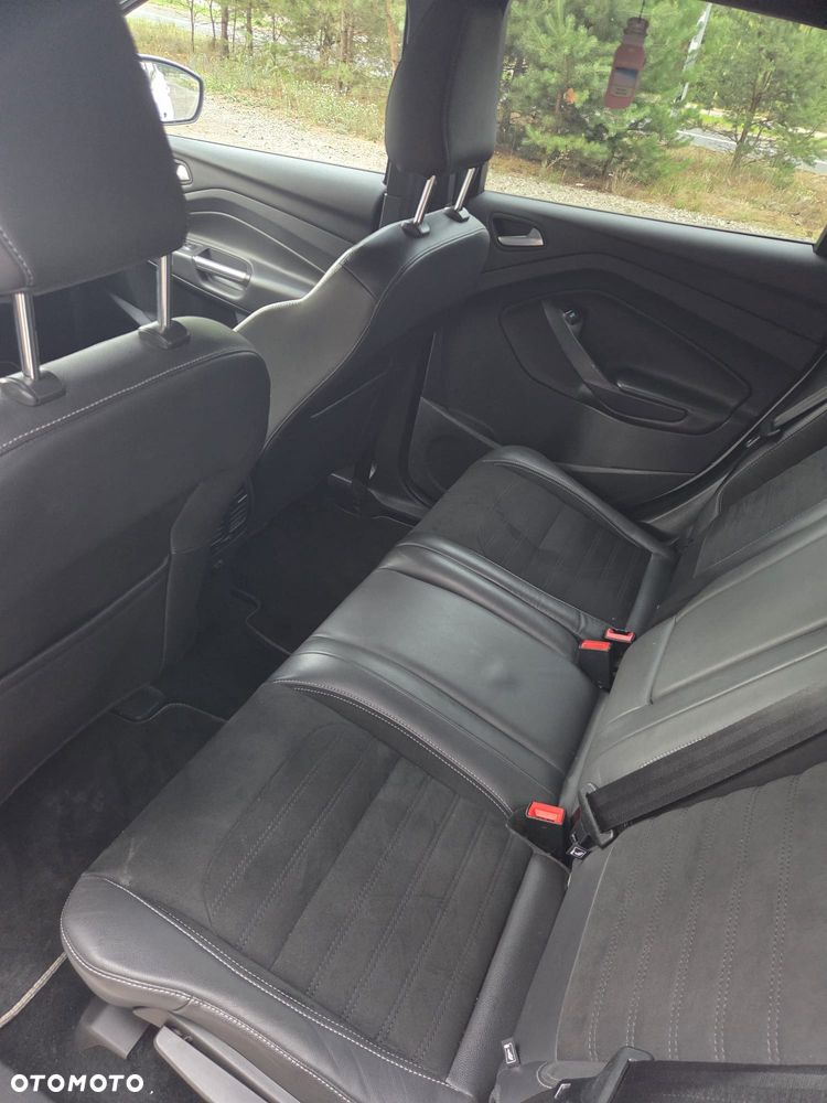 Ford Kuga 2.0 TDCi 4x4 ST-Line - 11
