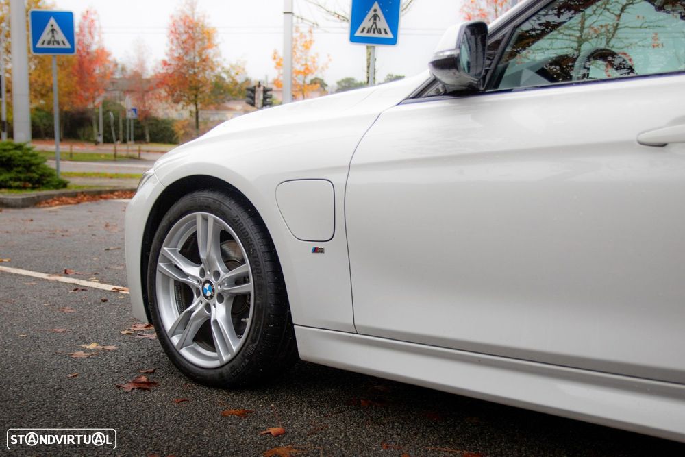 BMW 330 e iPerformance Pack M - 25