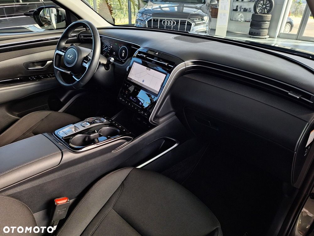 Hyundai Tucson 1.6 T-GDi HEV Executive 2WD - 24