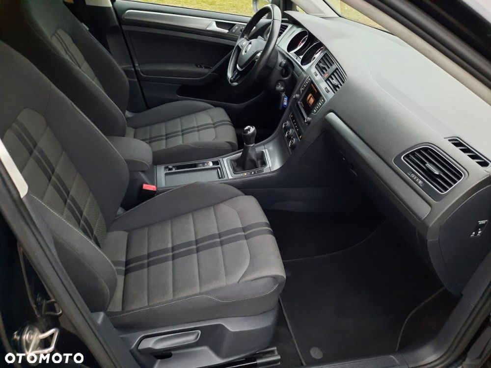 Volkswagen Golf - 21