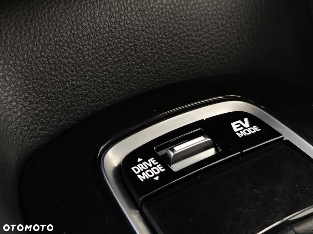 Toyota Corolla 1.8 Hybrid Comfort - 28