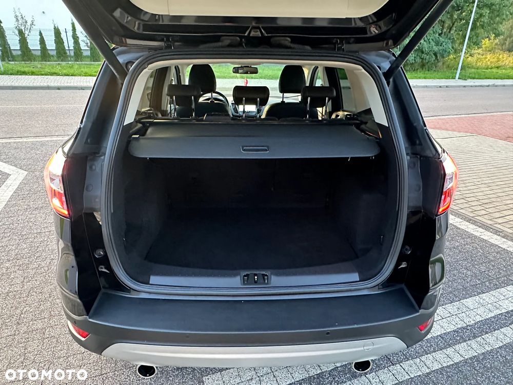 Ford Kuga 1.5 EcoBoost 2x4 Titanium - 16