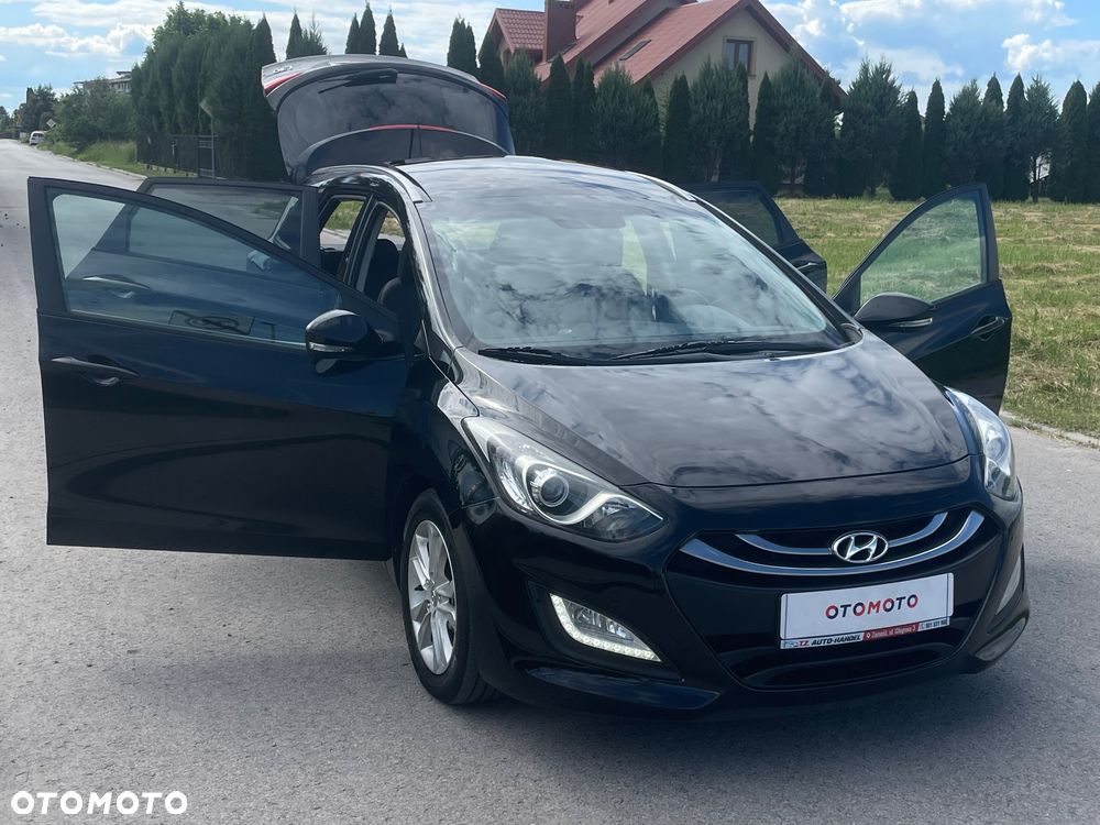 Hyundai i30 blue Kombi 1.6 CRDi Passion - 40