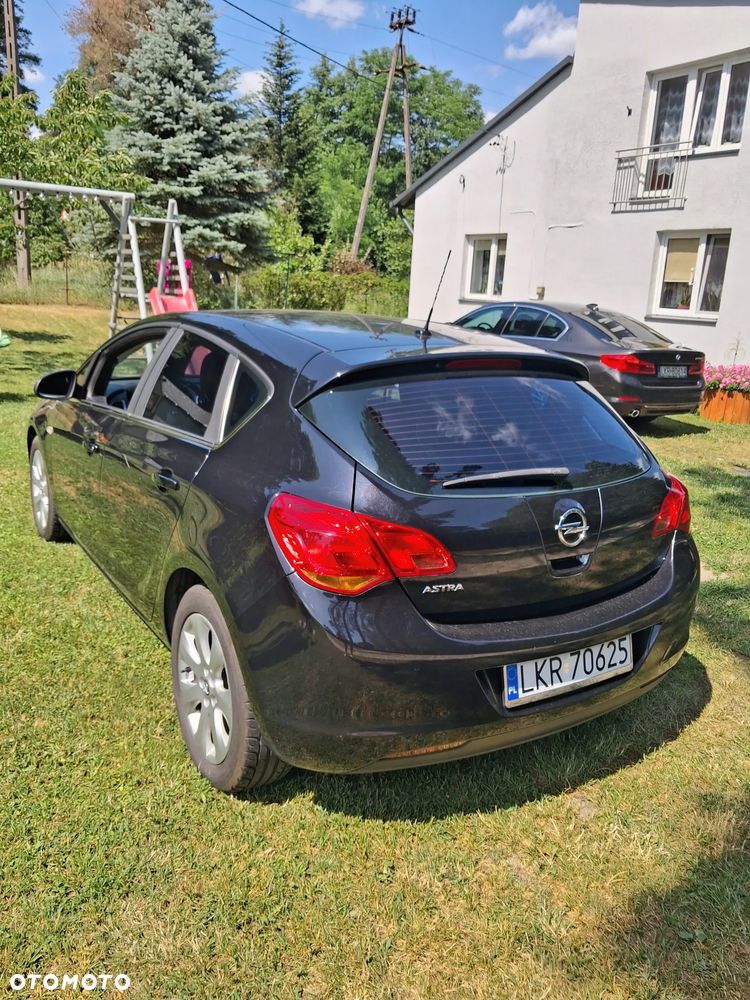 Opel Astra 1.6 Design Edition - 5