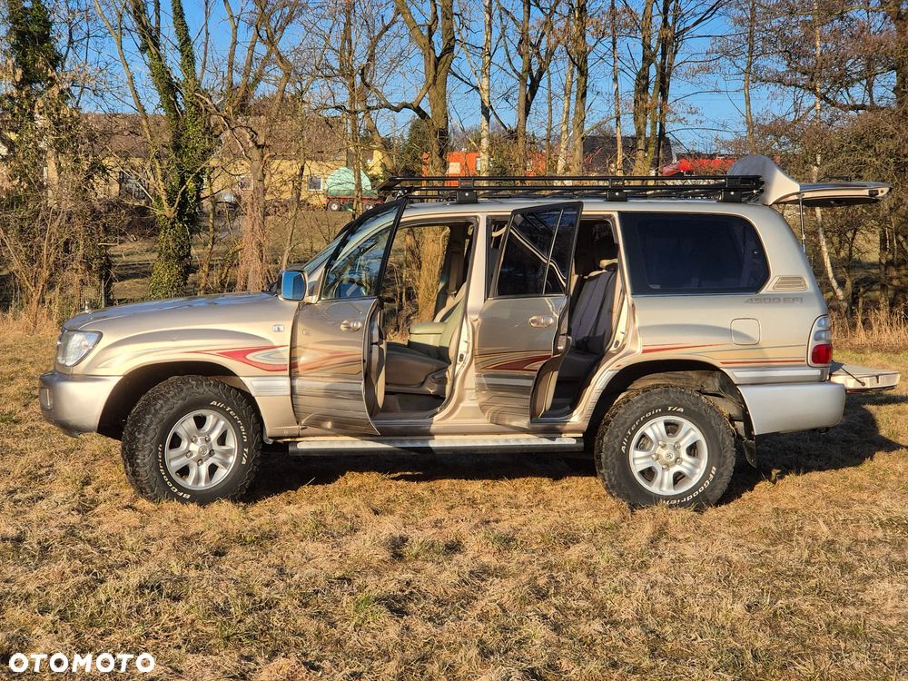 Toyota Land Cruiser - 26