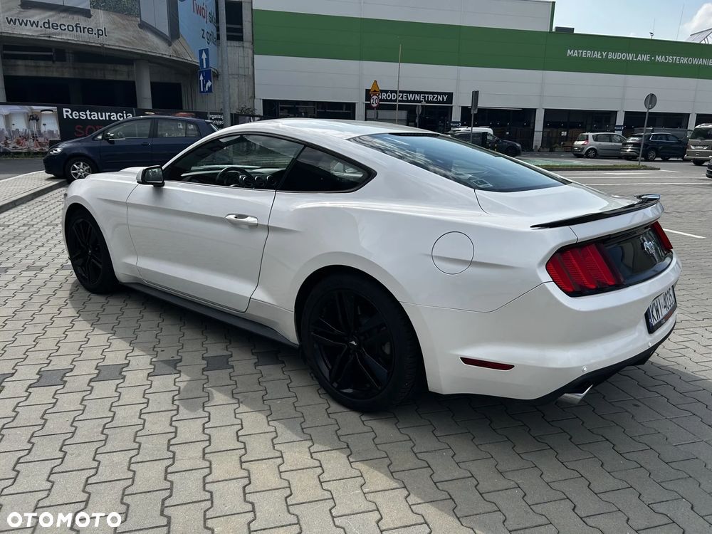 Ford Mustang - 6