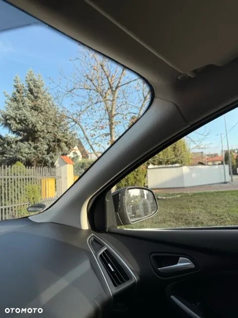 Ford Focus 1.0 EcoBoost Trend - 34