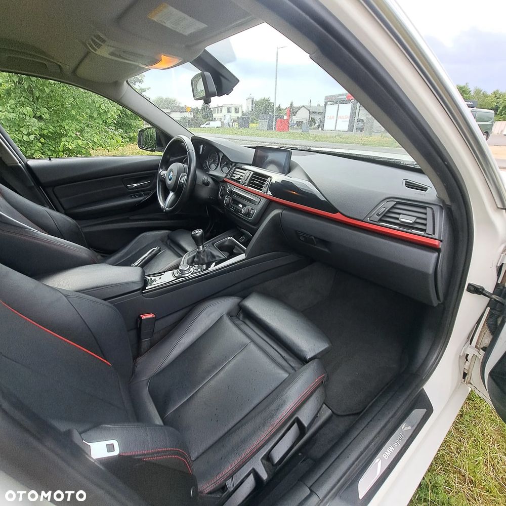 BMW Seria 3 320i Efficient Dynamics Edition Sport Line - 13